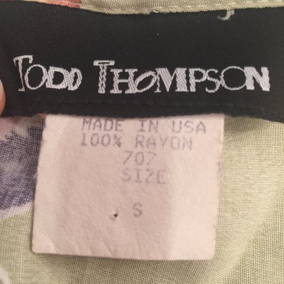 🌸 Elevate Your Wardrobe with the Todd Thompson Green Floral Faux Wrap Skirt! 🌸 - Picture 9 of 13